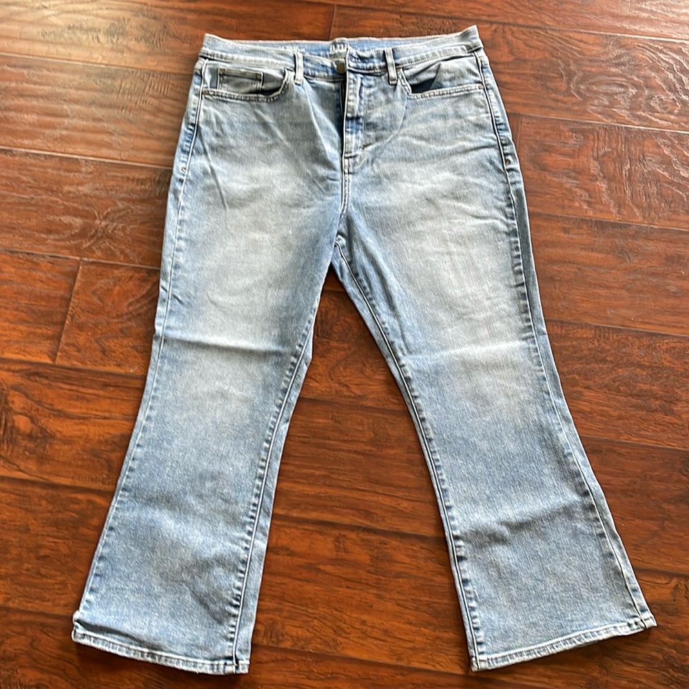 Cropped flare jeans
